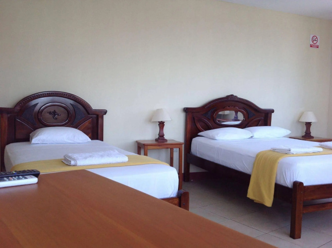 Gloria-Galápagos Inn
