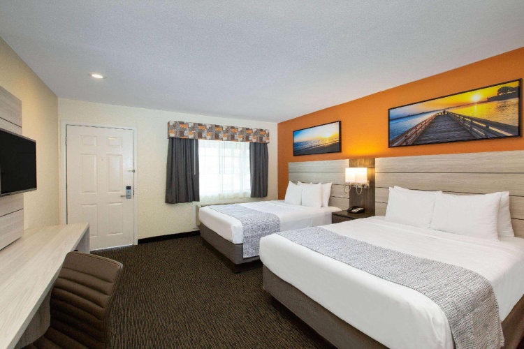 Standard Quadruple room