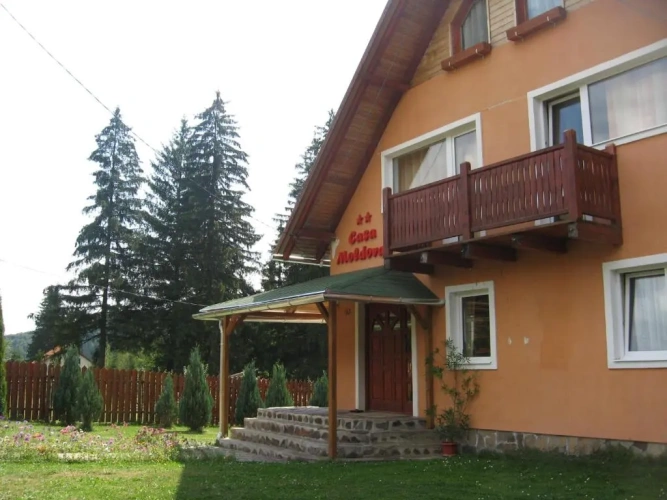 4 Bedrooms Cottage