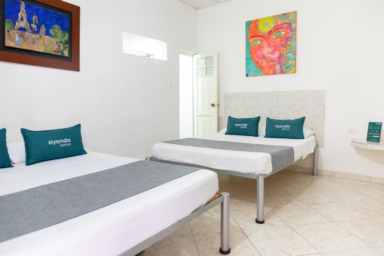 Standard Triple room