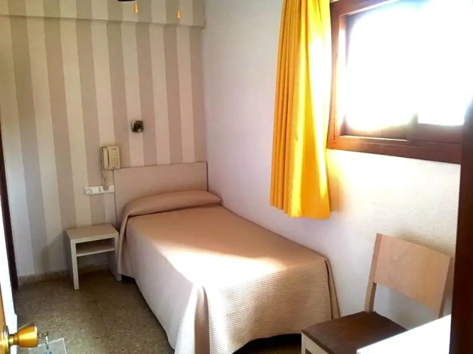 Standard Triple room with view