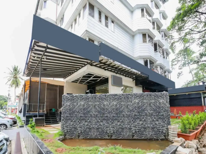 The Dawn Hotel by OYO Rooms