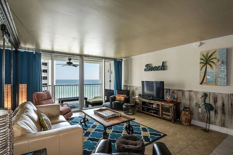2082 Shoreline Condo