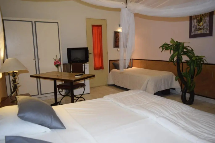 Fana Hotel