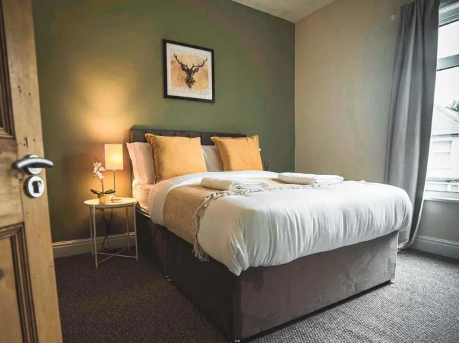 3 Bedrooms Apartment