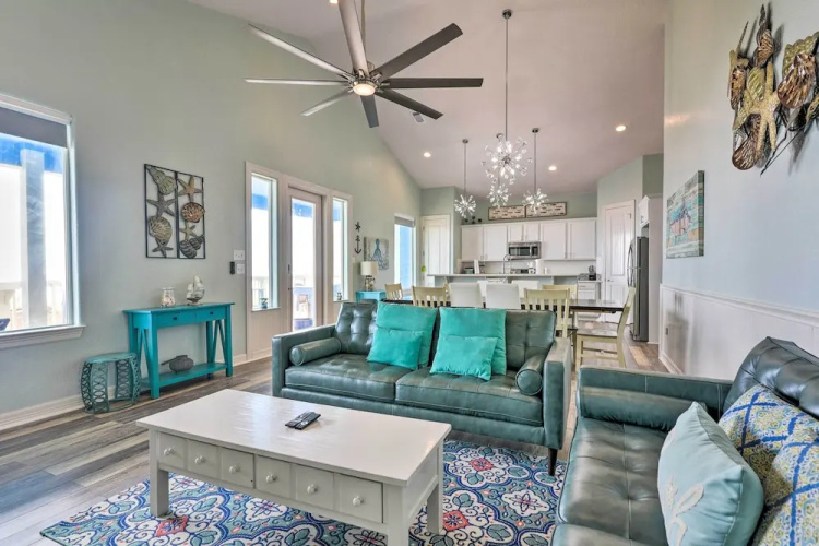 Private Beach + Oceanfront Balcony: Freeport Home