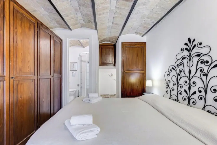 Charming Apt with Garden and Park