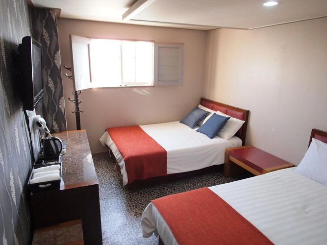 Hostel J Stay