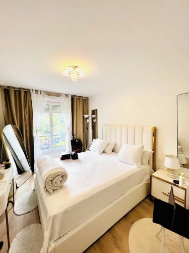 2 Bedrooms Deluxe Apartment with city view