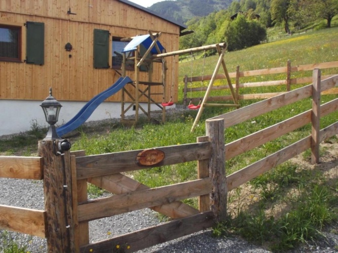 2 Bedrooms Chalet