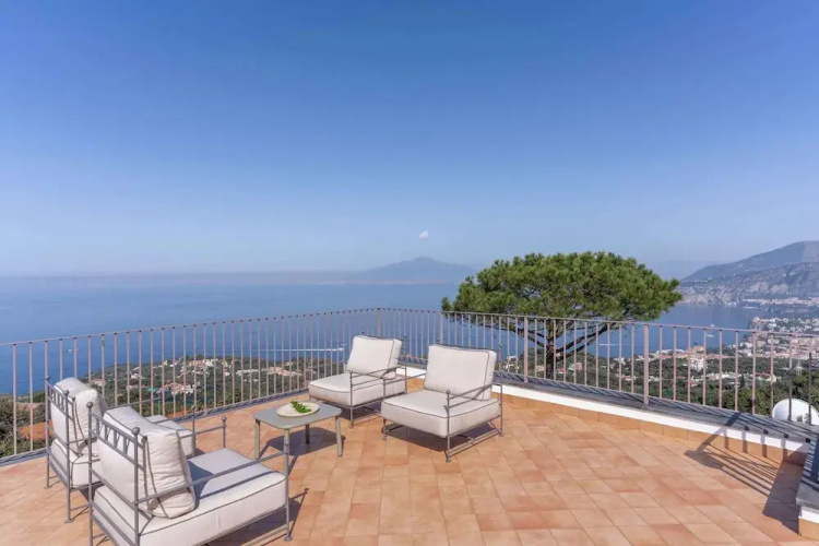 Giulia 3 Villa Apartment Shared Pool Sea Views