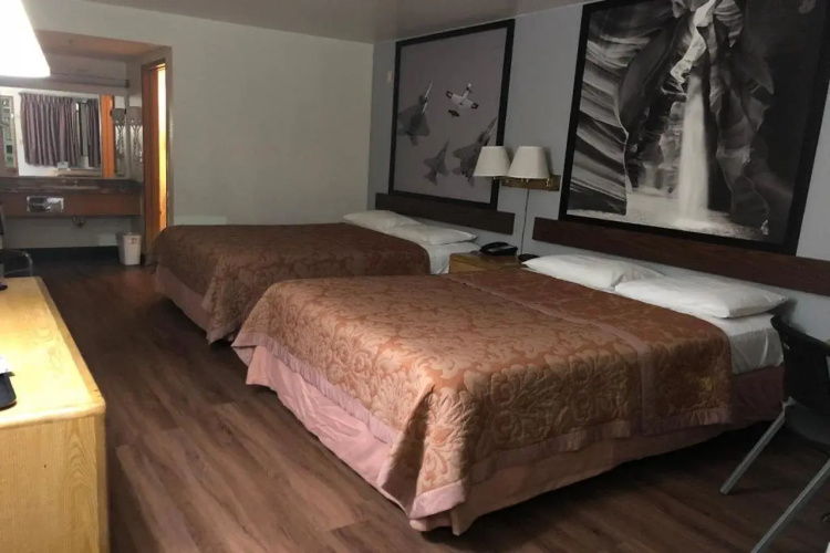 Super 8 By Wyndham Phoenix Metro North