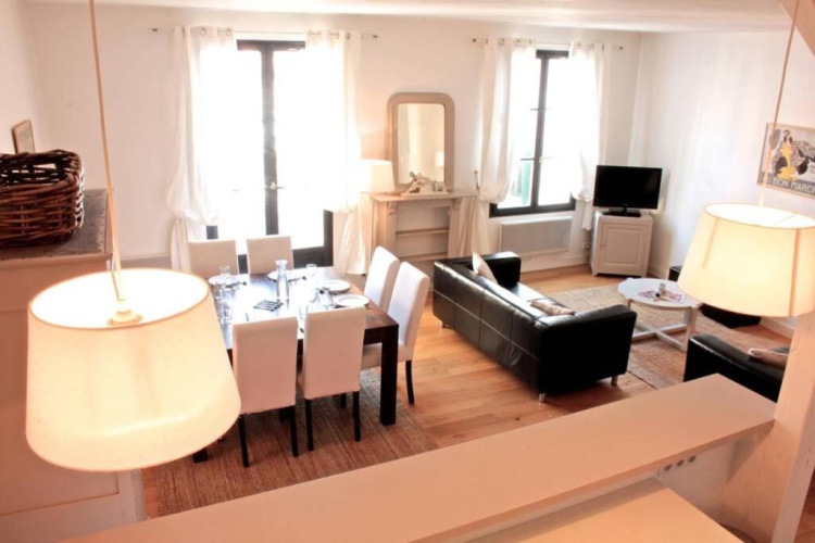 3 Bedrooms Apartment