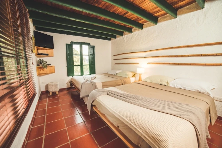 Deluxe Quadruple room with lake view