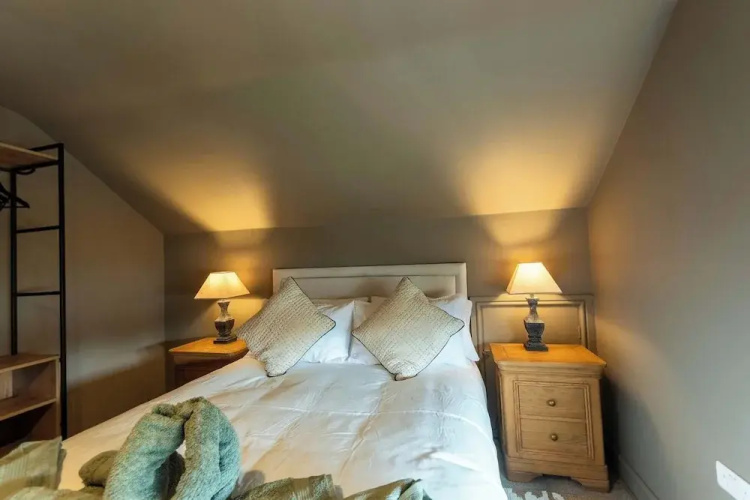 4 Bed Holiday Home by Guestz