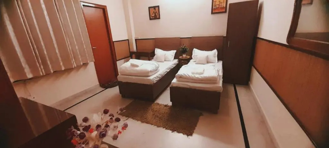 Bhambri House Hotel