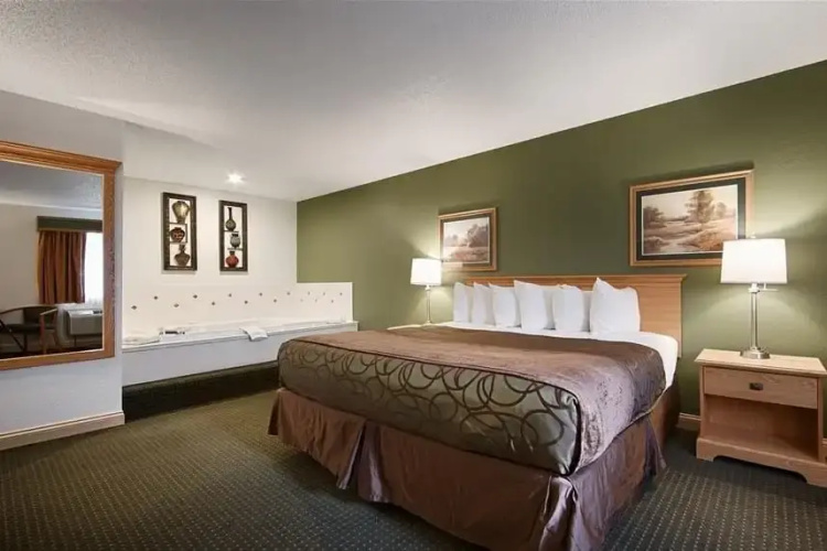 Baymont Inn and Suites Robinson