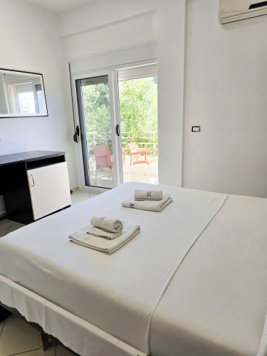 Azure Hotel Dhermi