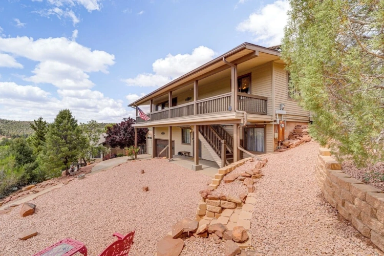 3 Bedrooms Cottage