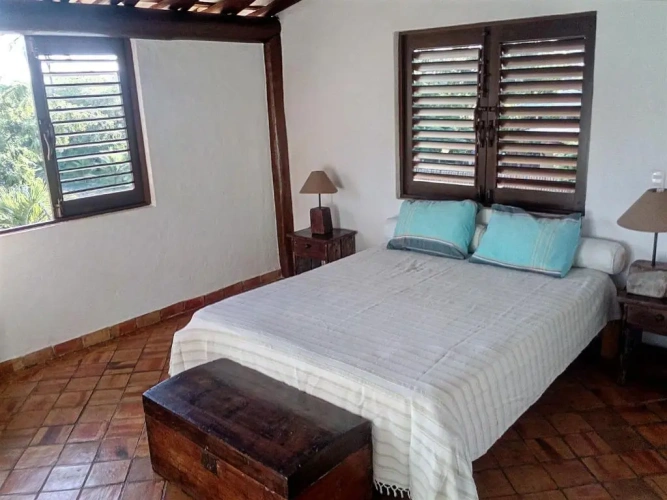 4 Bedrooms Cottage