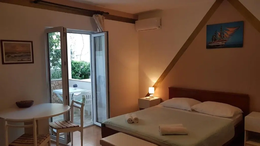 Studio with balcony and with view