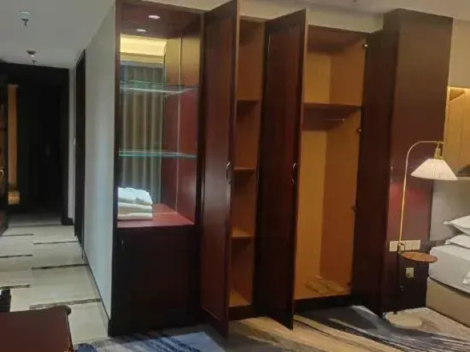 Golden LEAF Hotel
