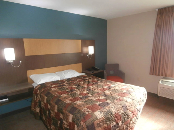 Studio 6 Lenexa, KS - Overland Park