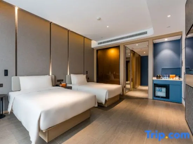 Superior Double room with street view