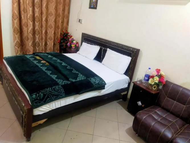 New Hajveri Hotel Lahore