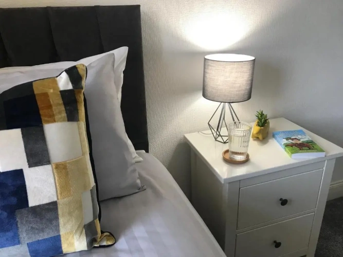 2 Bedrooms Apartment