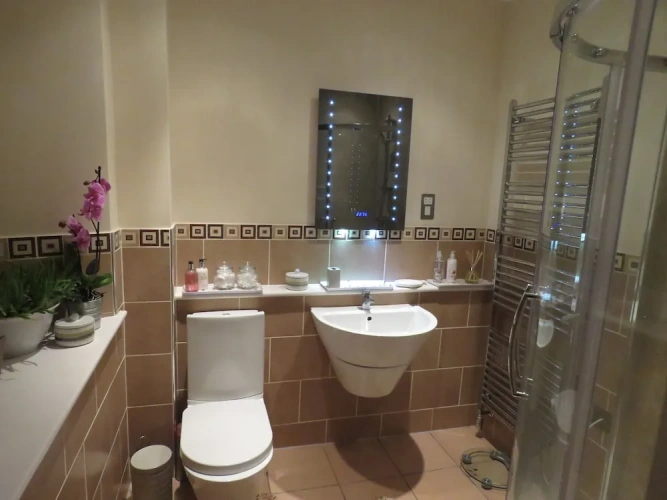 2 Bedrooms Cottage
