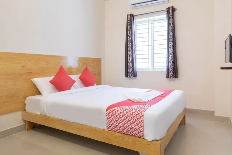 OYO 44601 Cloud Stay