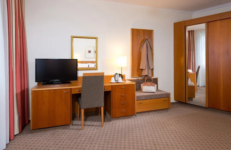 Holiday Inn