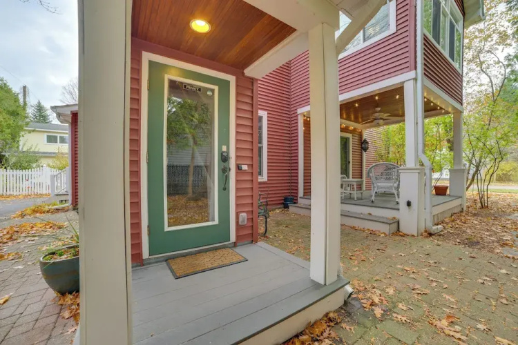 Day Trips to Boyne Mtn! Downtown Charlevoix Duplex