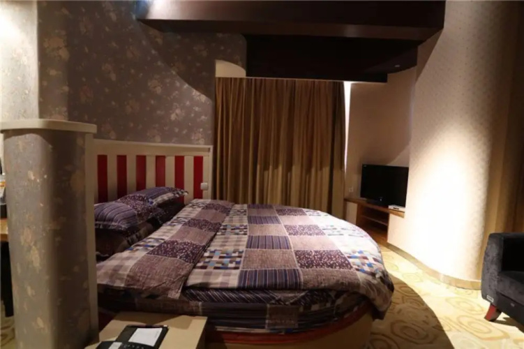 Pingguo Hotel