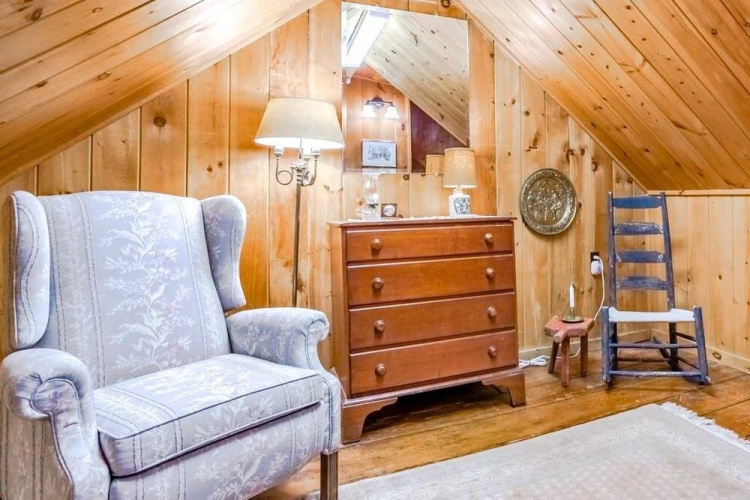Boothbay Harbor Cottage by RedAwning