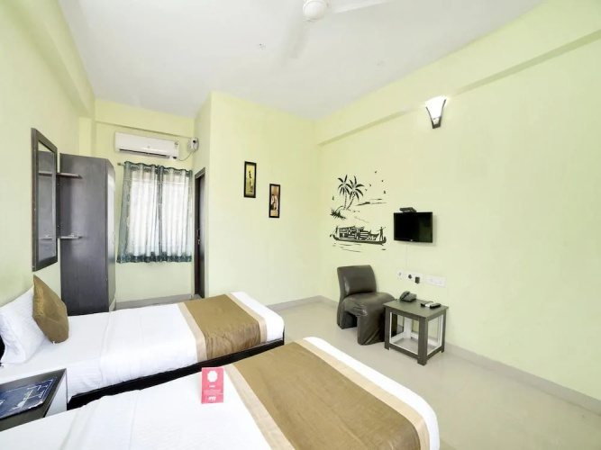 OYO 5564 Hitech Suites