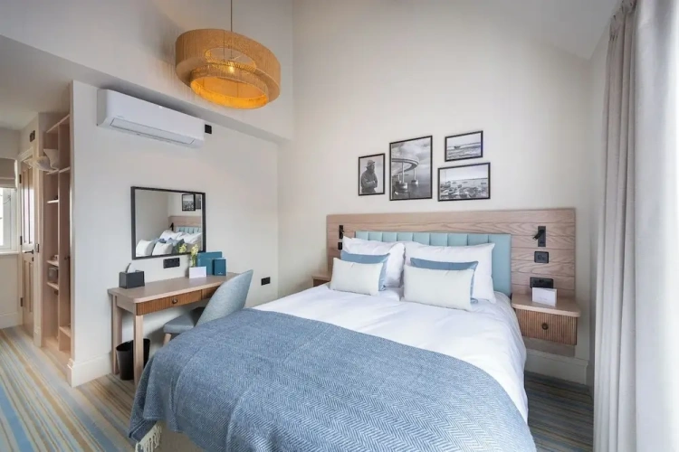 Classic Double room with balcony and with partial sea view