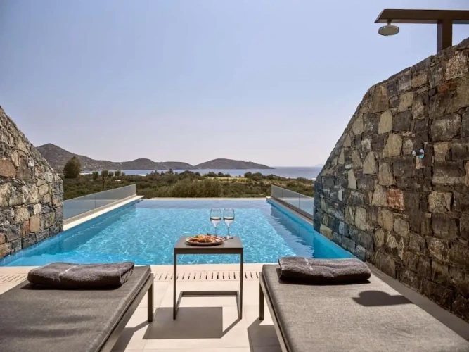 Deluxe Suite with balcony