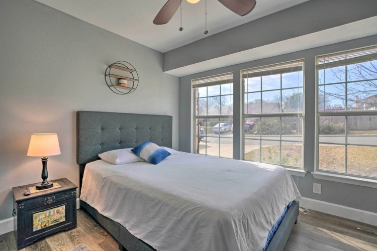 4 Bedrooms Cottage