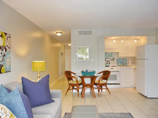 Idyllic Inland Condo With Pool and Beach Access