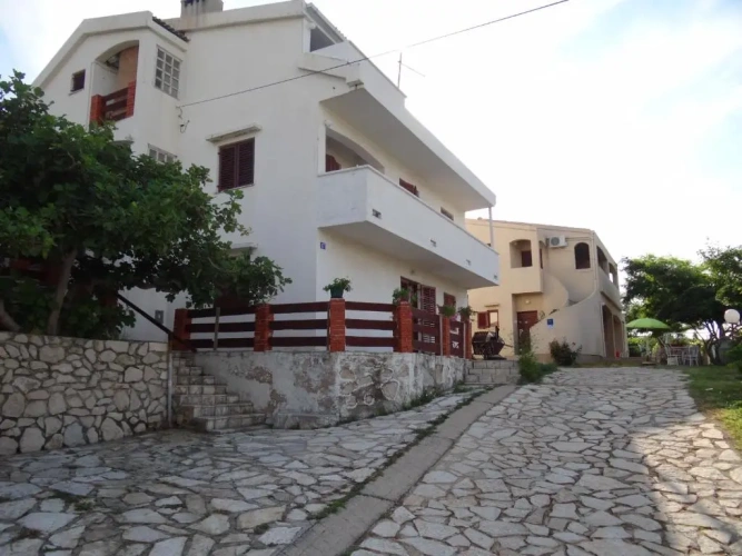 1 Bedroom Apartment with sea view