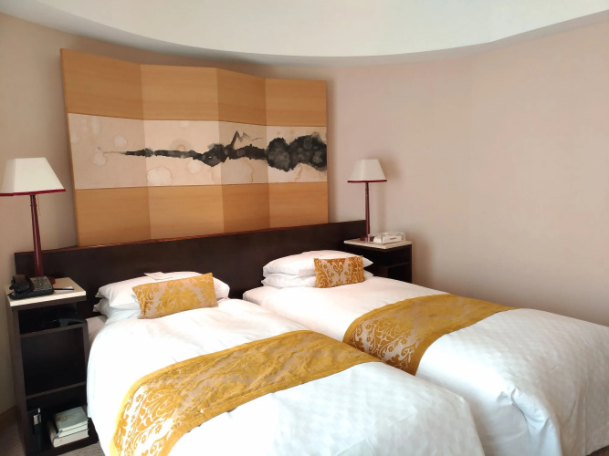 Landmark Inn