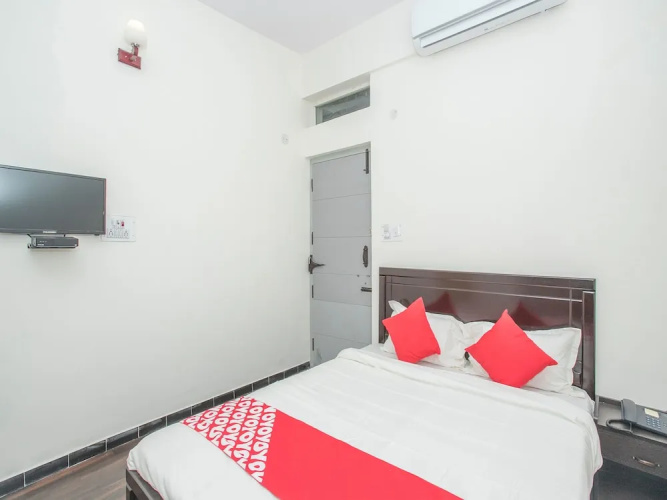 OYO 14430 Sunshine Grand