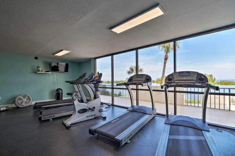 Private Beach Access & Gulf Views: Hudson Condo!