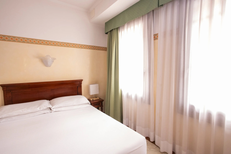 Russo Palace Hotel
