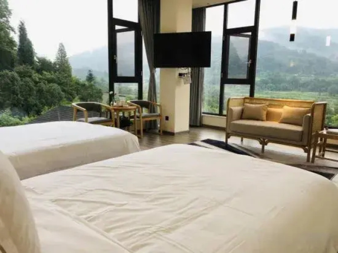 Pengzhou Longmen Four Seasons Homestay