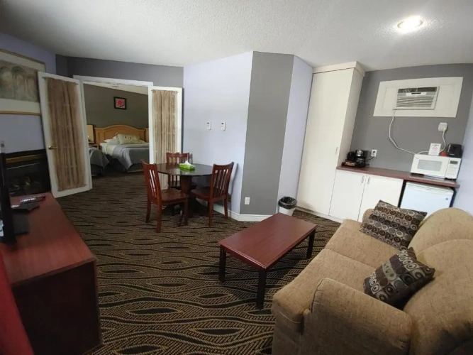 Deluxe Quadruple Suite