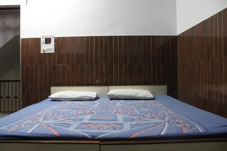 Laxmi Lodge