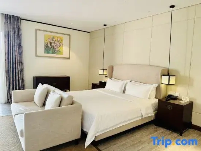 Superior Double Suite with river view